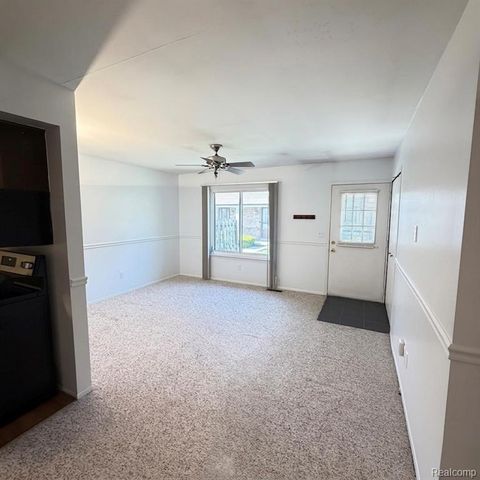 17116 Kingsbrooke Drive, Clinton Township, MI 48038