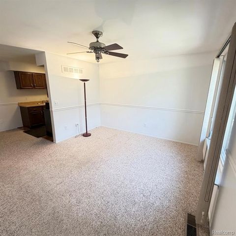 17116 Kingsbrooke Drive, Clinton Township, MI 48038