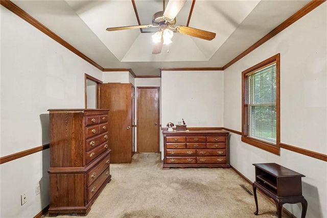 605 SE Westwind Drive, Lee's Summit, MO 64063