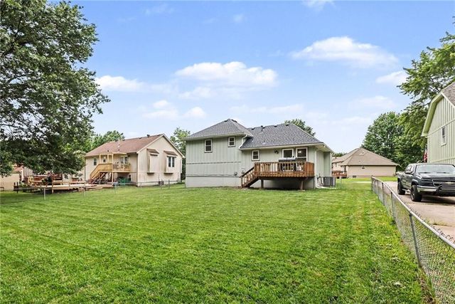 605 SE Westwind Drive, Lee's Summit, MO 64063