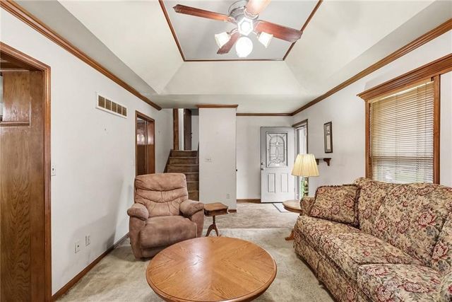 605 SE Westwind Drive, Lee's Summit, MO 64063