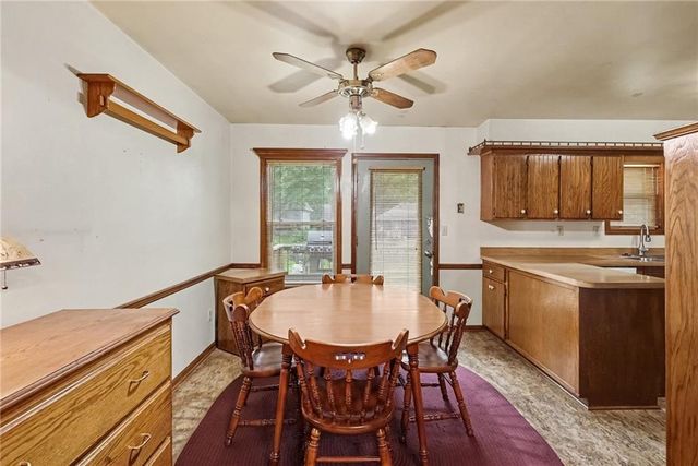 605 SE Westwind Drive, Lee's Summit, MO 64063