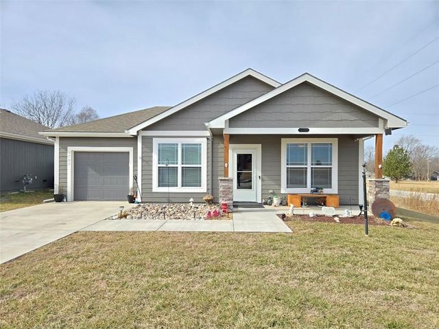 1702 Elderberry Lane, Ottawa, KS 66067