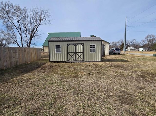 1702 Elderberry Lane, Ottawa, KS 66067