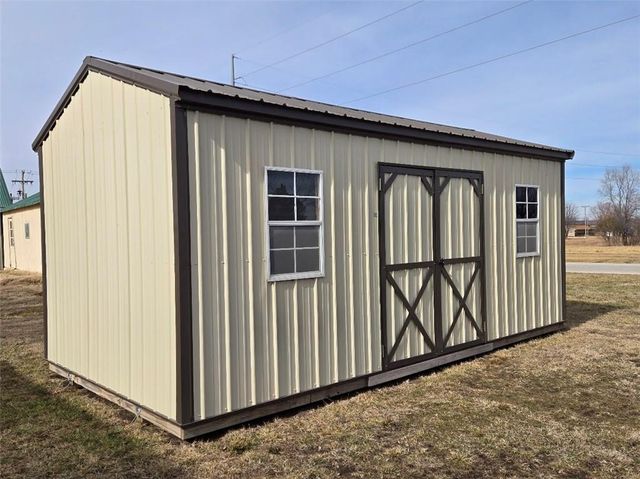 1702 Elderberry Lane, Ottawa, KS 66067