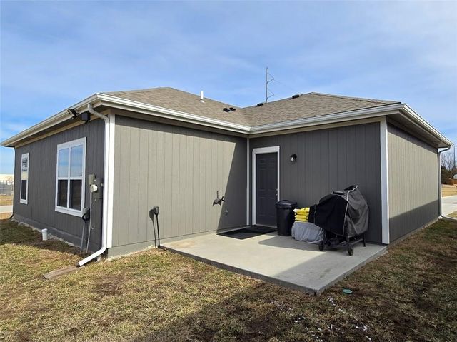 1702 Elderberry Lane, Ottawa, KS 66067