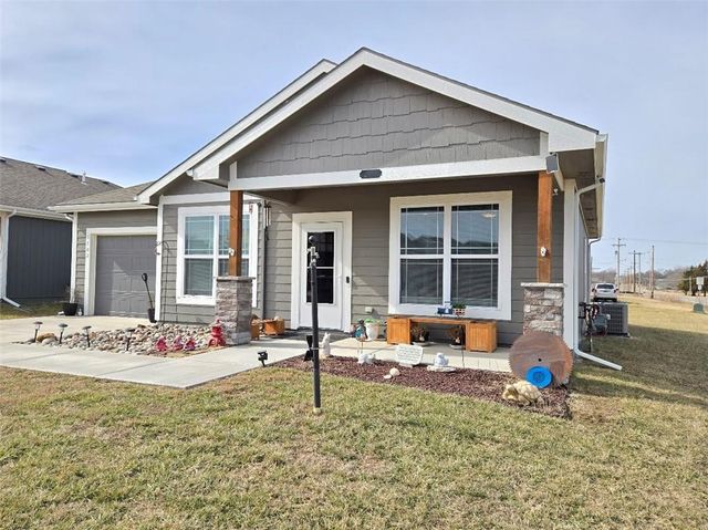 1702 Elderberry Lane, Ottawa, KS 66067