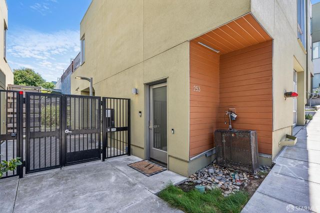 253 Friedell Street, San Francisco, CA 94124