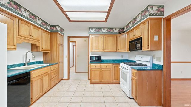427 Marborough Drive, Fort Wayne, IN 46804