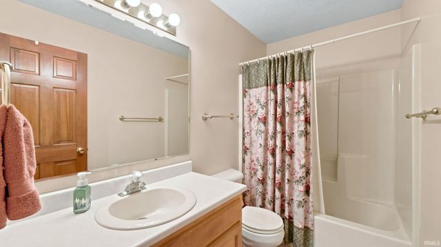 427 Marborough Drive, Fort Wayne, IN 46804