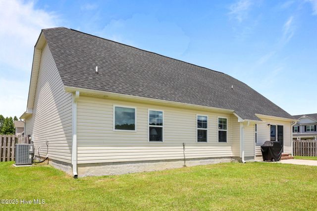 501 Violet Court, Maysville, NC 28555
