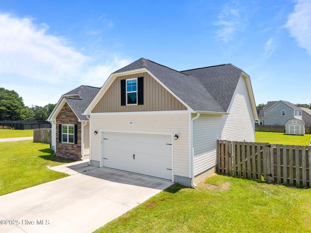 501 Violet Court, Maysville, NC 28555