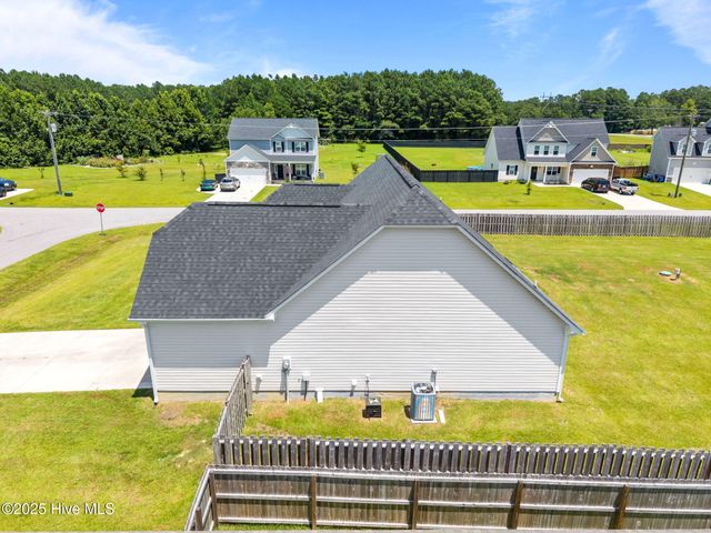 501 Violet Court, Maysville, NC 28555