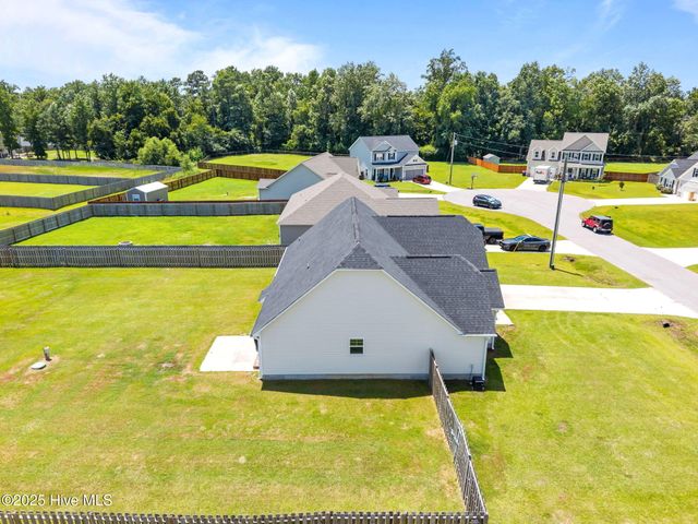 501 Violet Court, Maysville, NC 28555