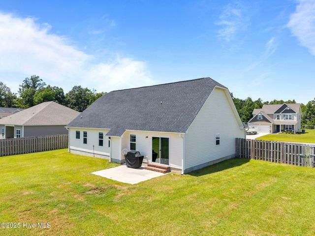 501 Violet Court, Maysville, NC 28555