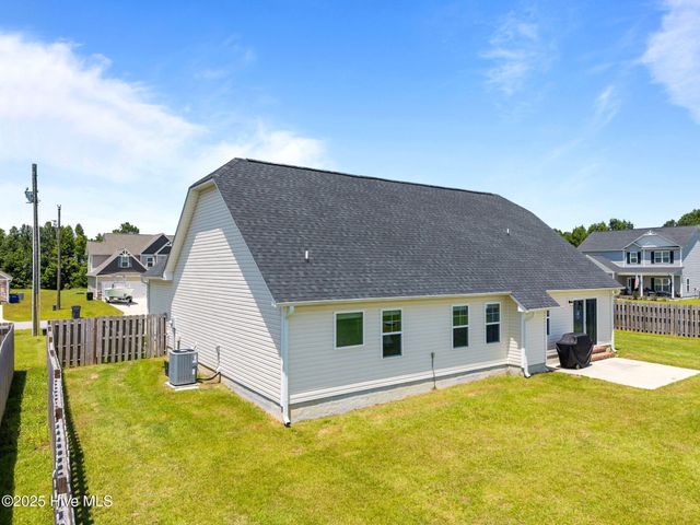 501 Violet Court, Maysville, NC 28555