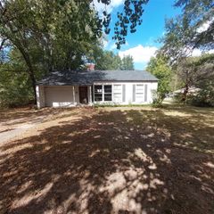 2131 Hubbard Street, Paris, TX 75460