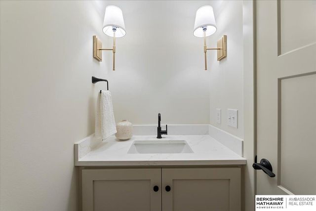 5403 N 196th Street, Elkhorn, NE 68022