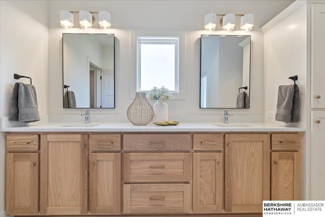 5403 N 196th Street, Elkhorn, NE 68022