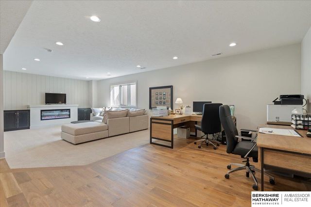 5403 N 196th Street, Elkhorn, NE 68022