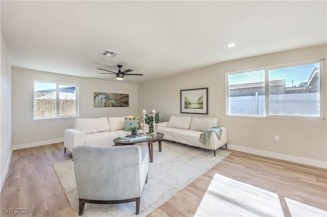 4949 East Harmon Avenue, Las Vegas, NV 89121