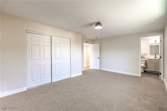 4949 East Harmon Avenue, Las Vegas, NV 89121