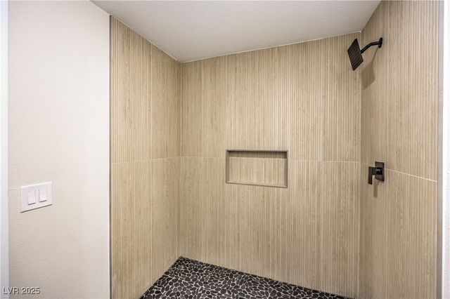 4949 East Harmon Avenue, Las Vegas, NV 89121