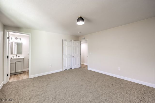 4949 East Harmon Avenue, Las Vegas, NV 89121