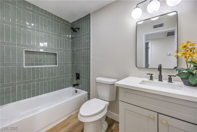 4949 East Harmon Avenue, Las Vegas, NV 89121