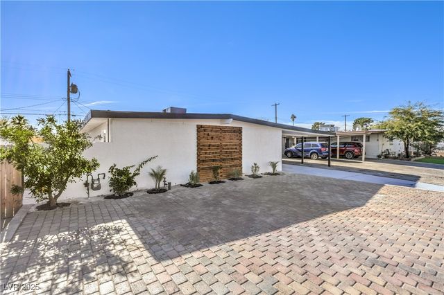 4949 East Harmon Avenue, Las Vegas, NV 89121