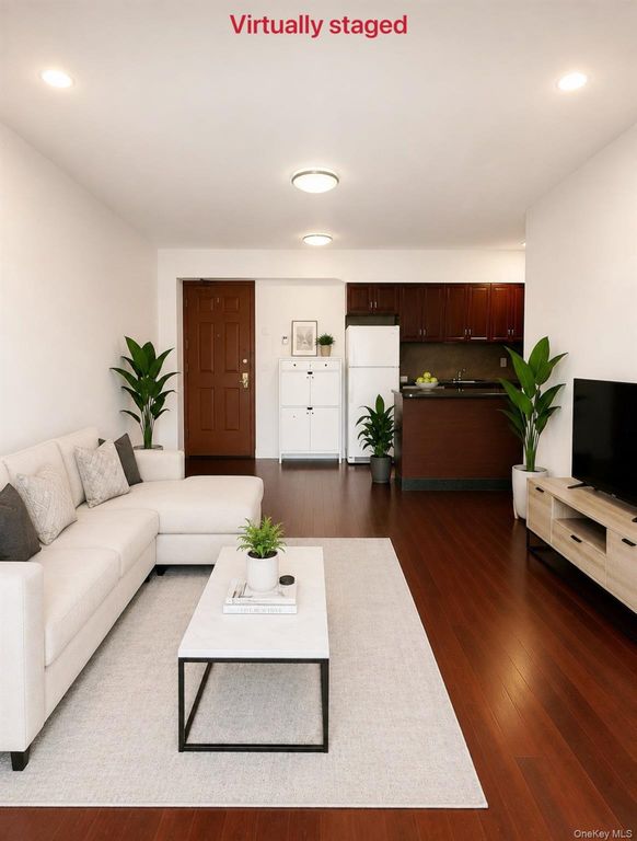 4105 College Point Boulevard 2D, Flushing, NY 11355 — photo 2