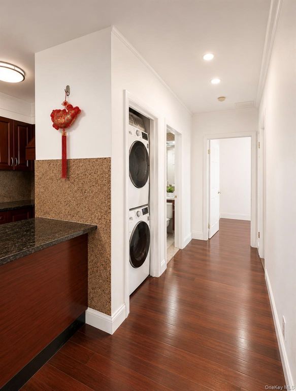 4105 College Point Boulevard 2D, Flushing, NY 11355 — photo 5