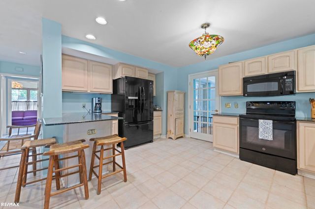 295 Fairfax Street, Birmingham, MI 48009