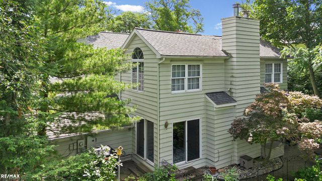 295 Fairfax Street, Birmingham, MI 48009