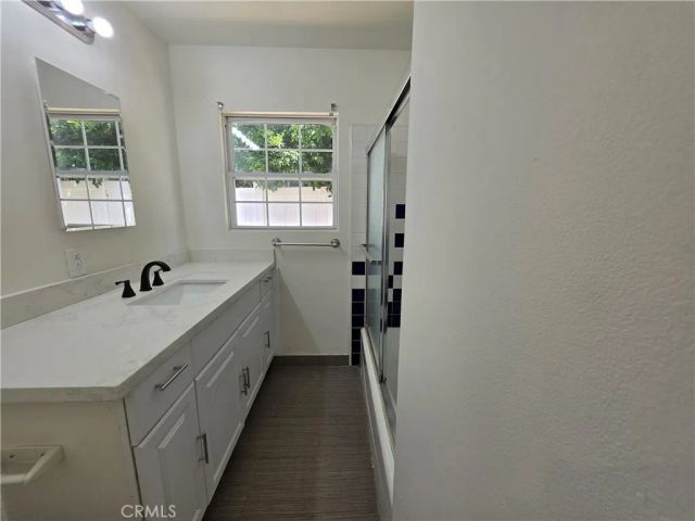 7422 Shoup Avenue, West Hills, CA 91307