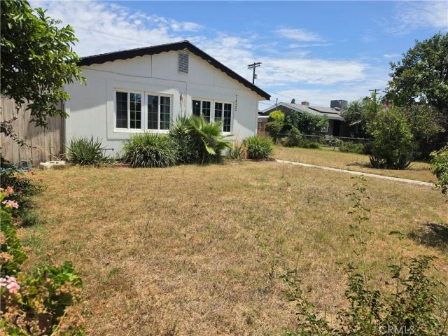 7422 Shoup Avenue, West Hills, CA 91307