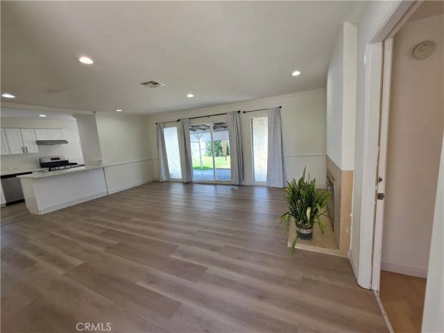 7422 Shoup Avenue, West Hills, CA 91307