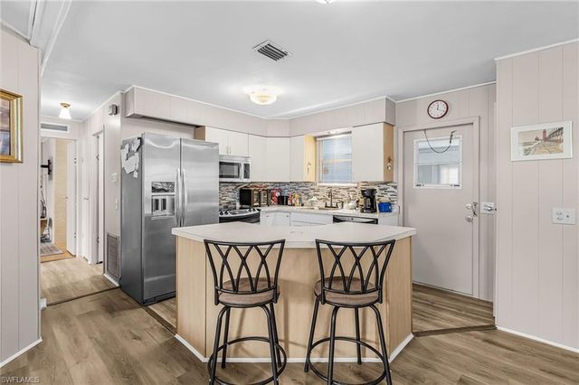 653 Future DR, North Fort Myers, FL 33917