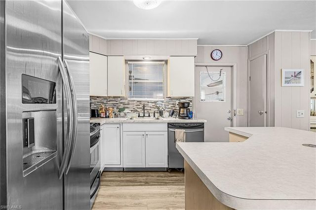 653 Future DR, North Fort Myers, FL 33917