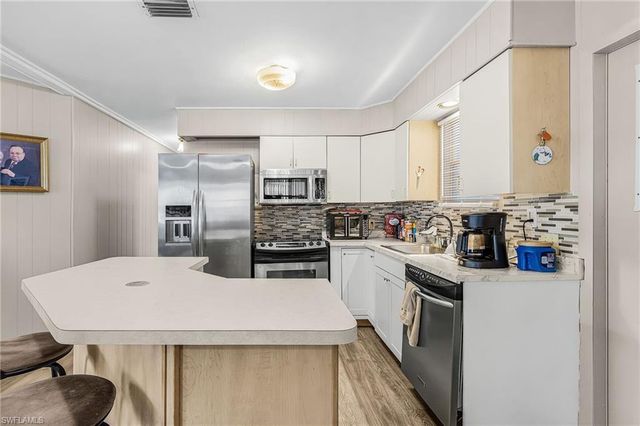 653 Future DR, North Fort Myers, FL 33917