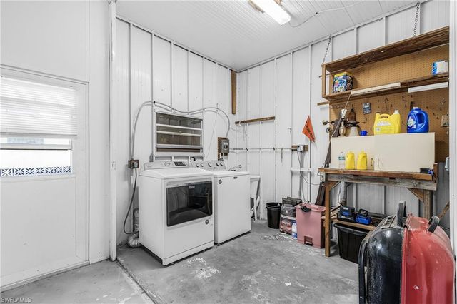 653 Future DR, North Fort Myers, FL 33917