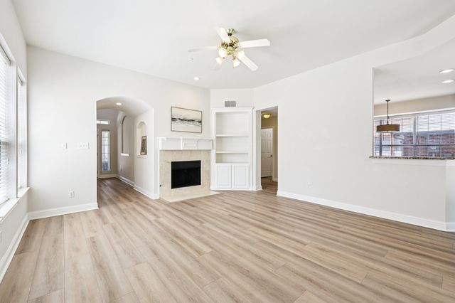 458 Richmond Street, Irving, TX 75063