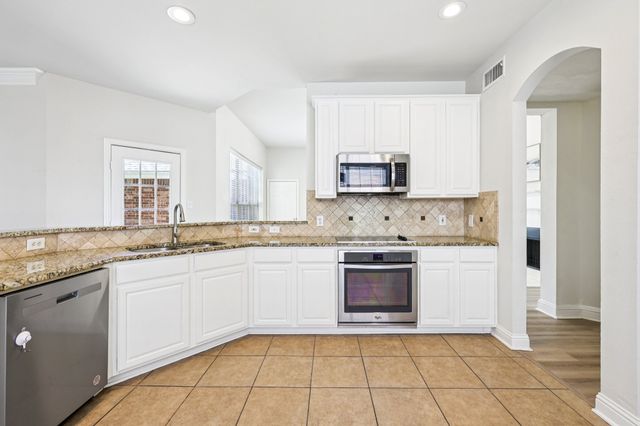 458 Richmond Street, Irving, TX 75063