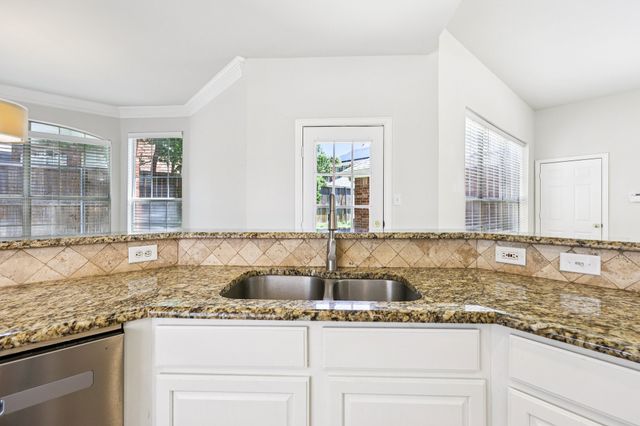 458 Richmond Street, Irving, TX 75063