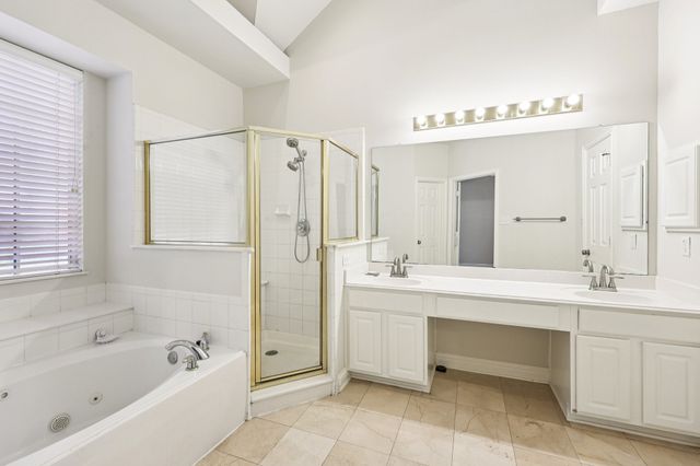 458 Richmond Street, Irving, TX 75063