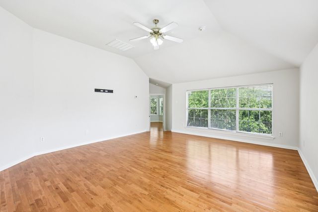 458 Richmond Street, Irving, TX 75063