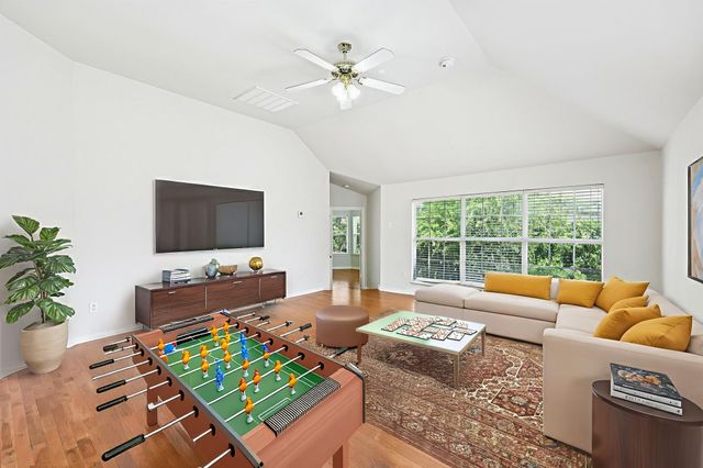 458 Richmond Street, Irving, TX 75063