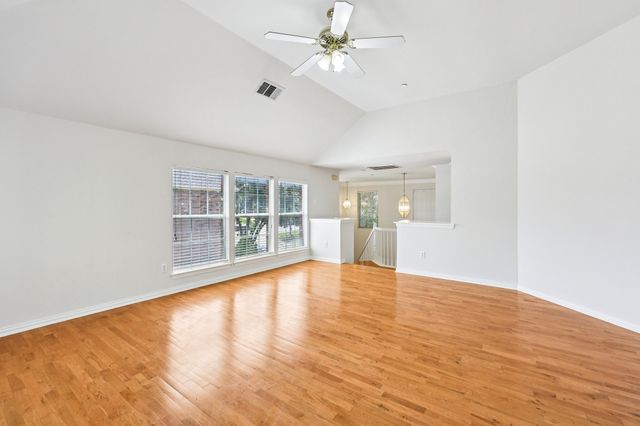 458 Richmond Street, Irving, TX 75063