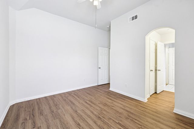 458 Richmond Street, Irving, TX 75063