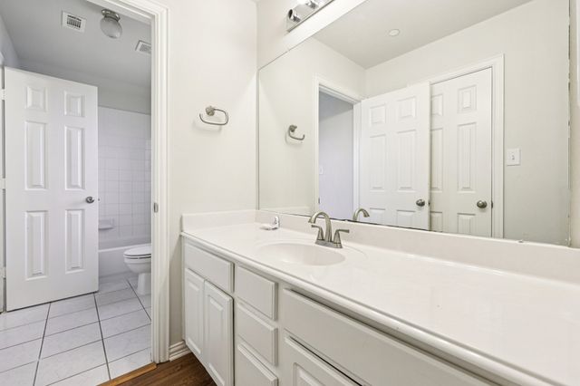 458 Richmond Street, Irving, TX 75063